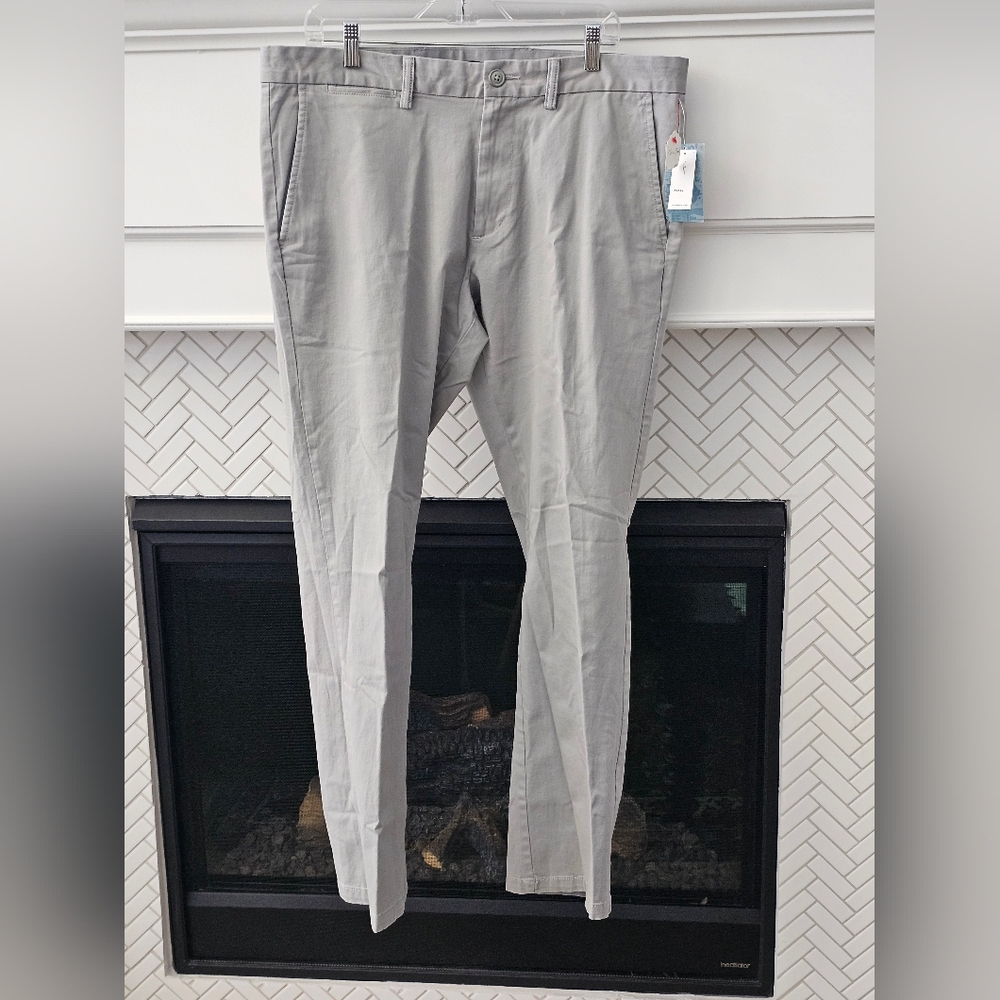 Old Navy Men's Slim Khaki Pants, NWT, Size: W 36" L 32"